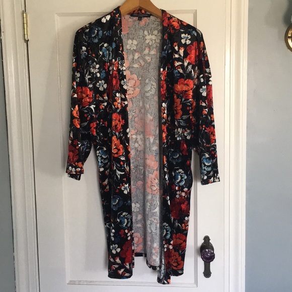 Velvet Floral Kimono - Picture 1 of 3